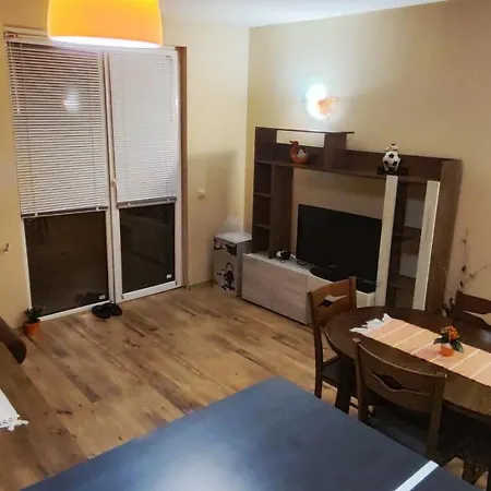 уютен двустаен с прекрасна гледка 大特尔诺沃