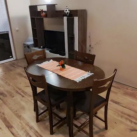 уютен двустаен с прекрасна гледка 大特尔诺沃