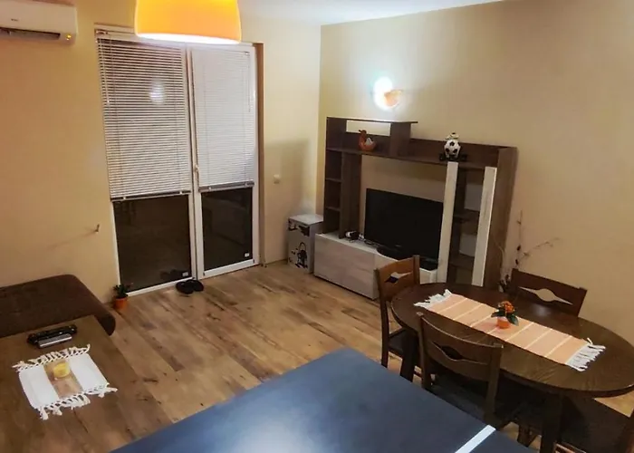 уютен двустаен с прекрасна гледка 大特尔诺沃