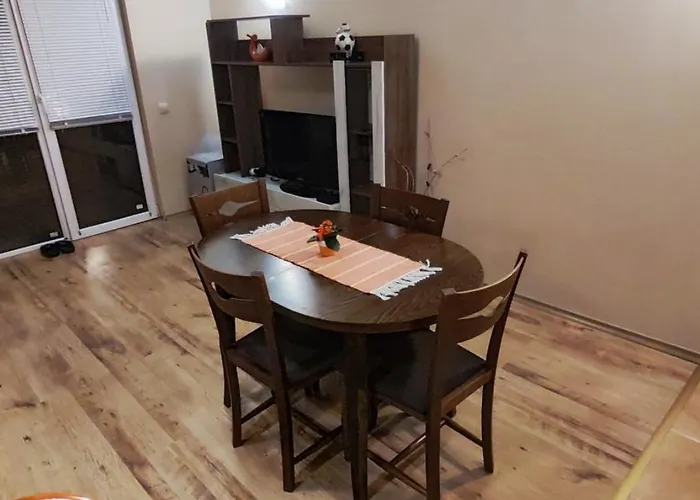 уютен двустаен с прекрасна гледка 大特尔诺沃